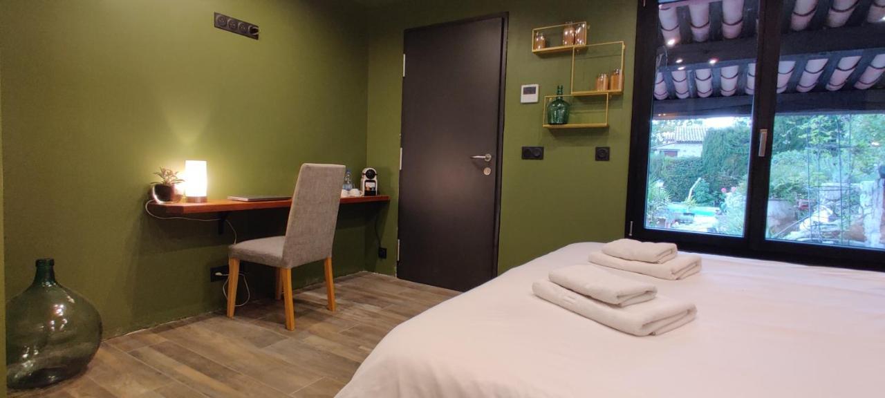 Bed and Breakfast Mas Des Buscades Cabris Exterior foto